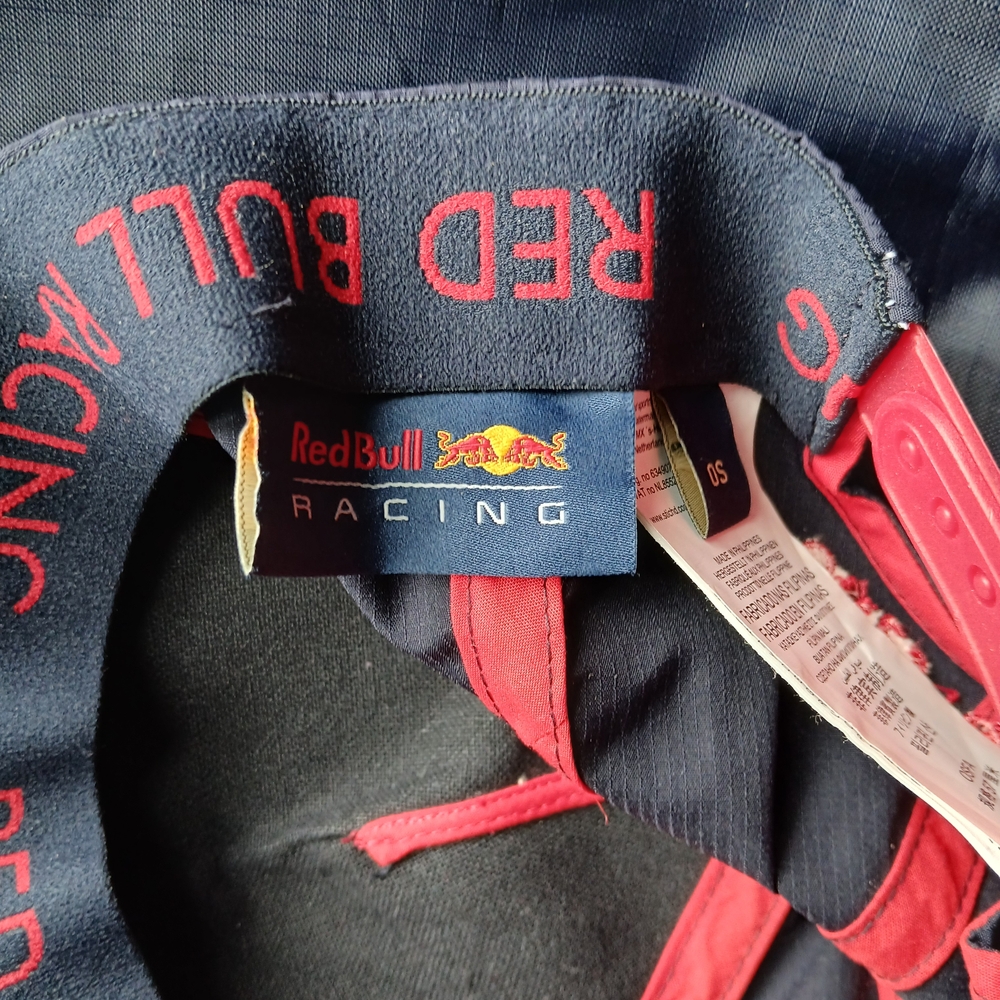 Red Bull Racing Blue Backpack and Cap - Picture 3 of 3